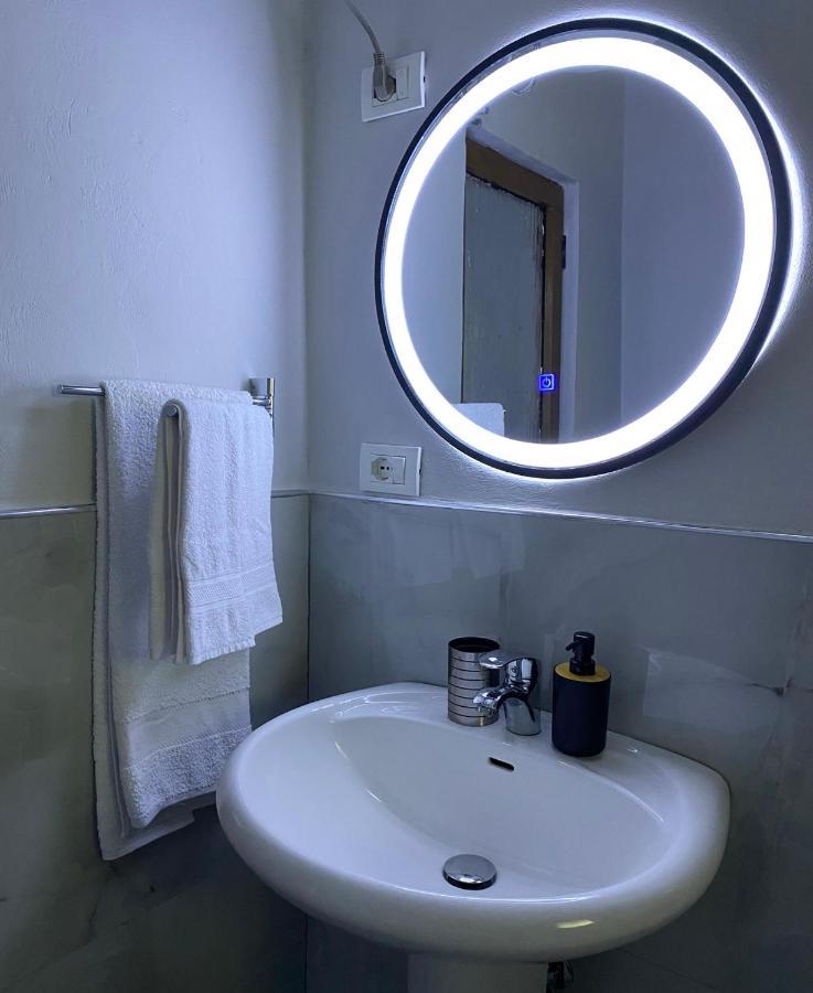 Lucas Apartment 2 Tirana Kültér fotó
