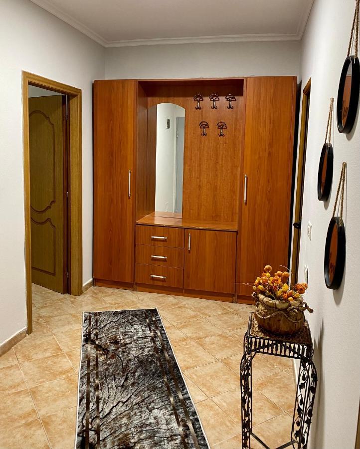 Lucas Apartment 2 Tirana Kültér fotó